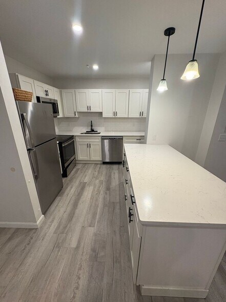 Building Photo - 211 Onset Ave