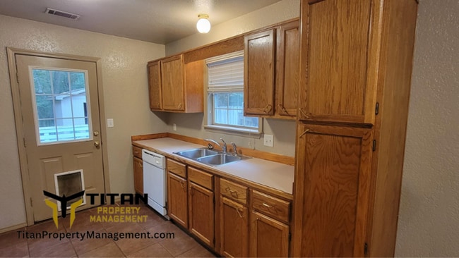 Building Photo - 3br/2ba house