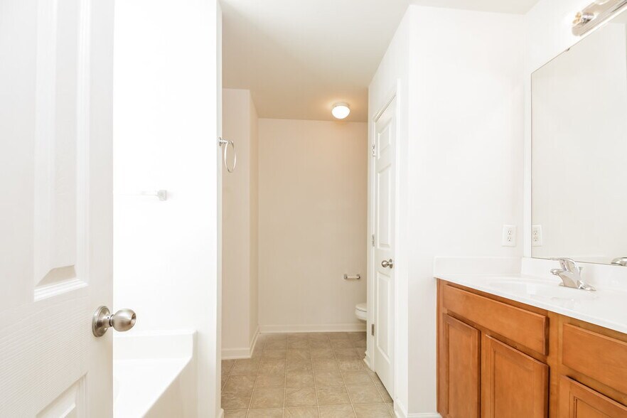 Building Photo - 222 Timber Meadow Lake
