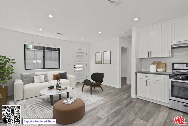 Building Photo - 521-519 N Martel Ave