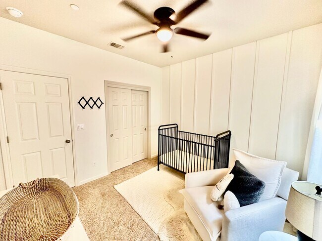 Building Photo - North Clovis 3/3 with Bonus Room and Pool