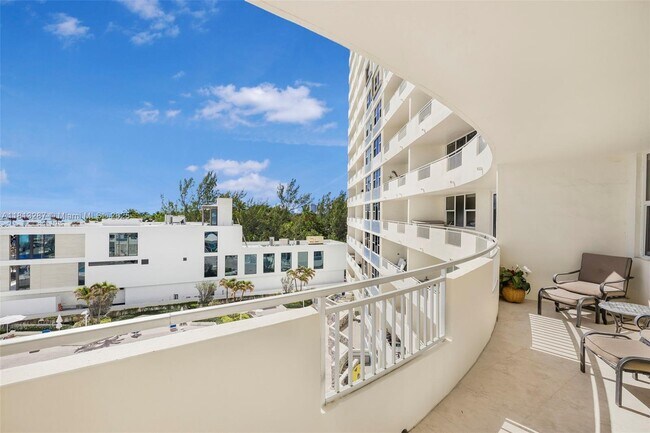 Building Photo - 3180 S Ocean Dr