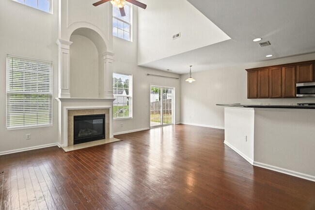Building Photo - 465 Green Park Ln