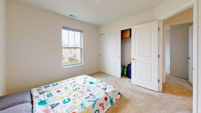 Building Photo - 1832 E 110th Ln