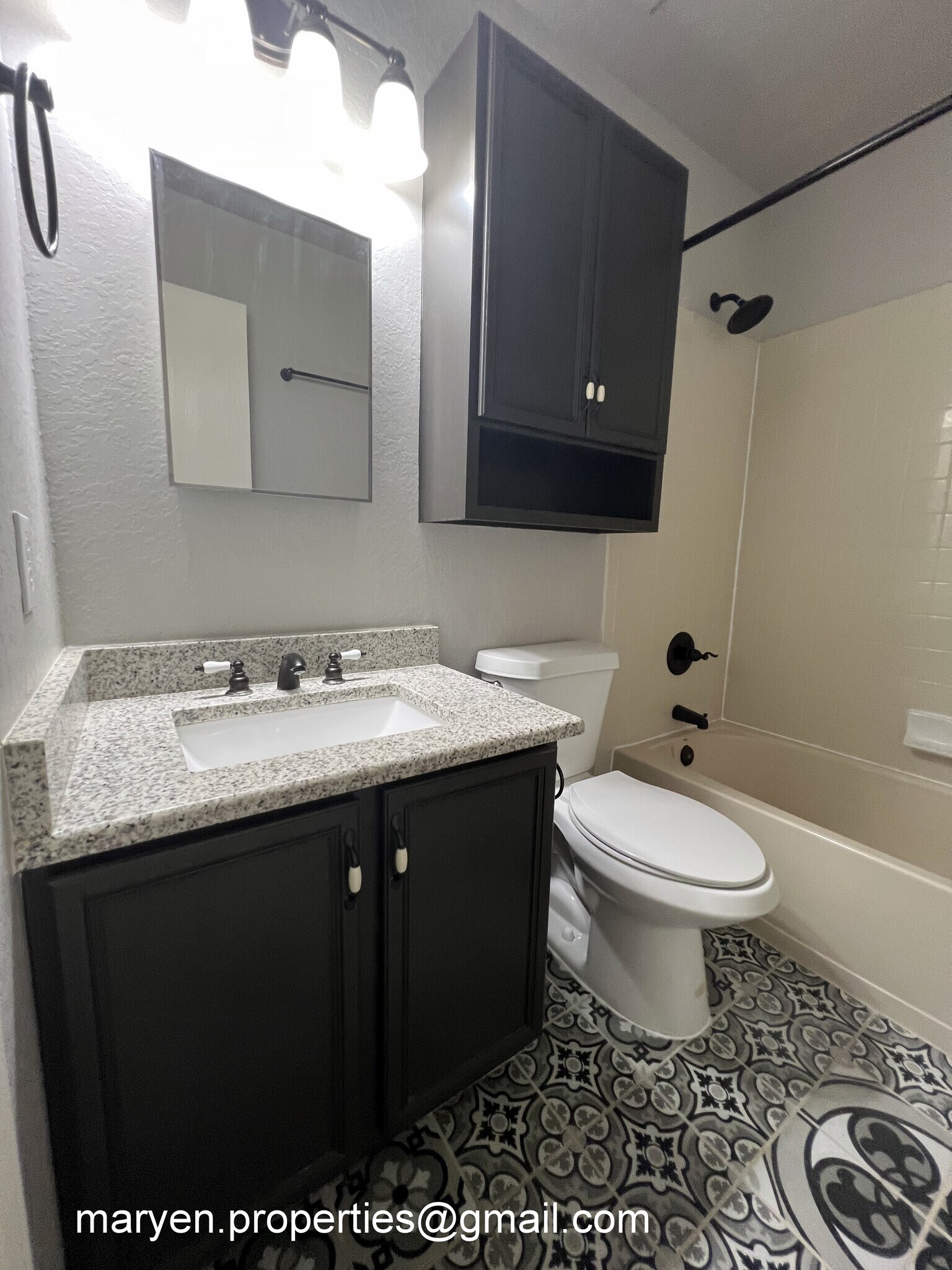 Master Bath - 7902 Morning Grove