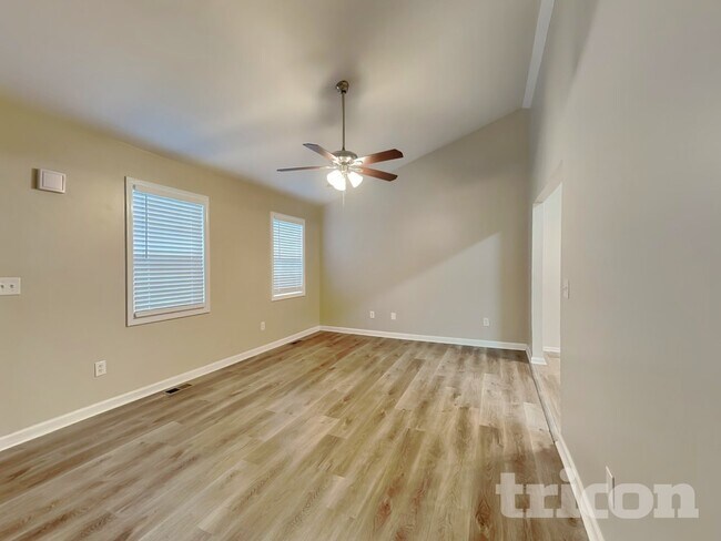 Building Photo - 210 Kennedy Dr