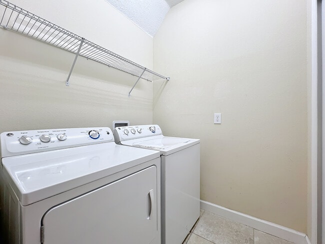 Building Photo - 15147 Driftwood Bend St
