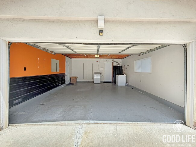 Building Photo - Modern 3B/2BA Home in Quiet Neighborhood with Private Yards and 2-Car Attached Garage
