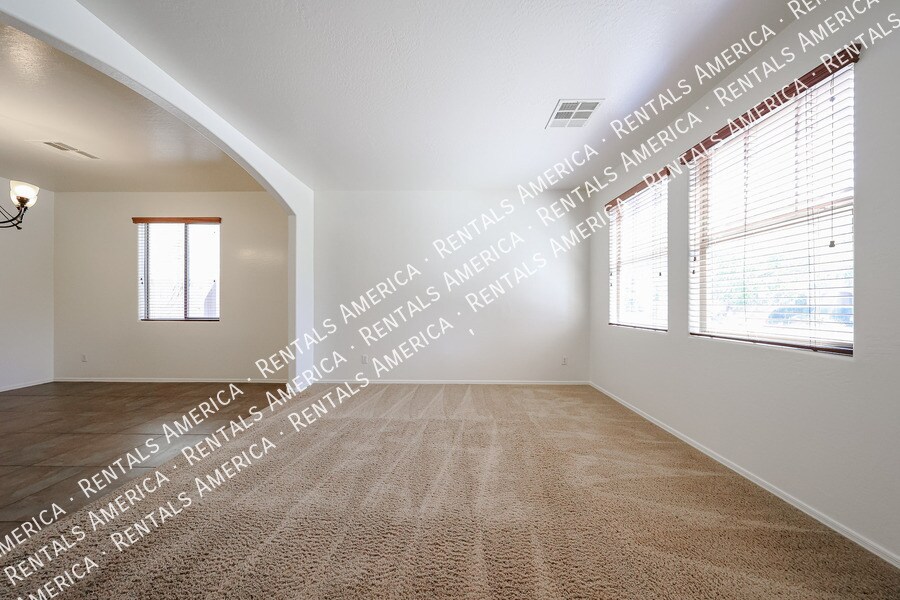 Building Photo - 43608 Caven Dr