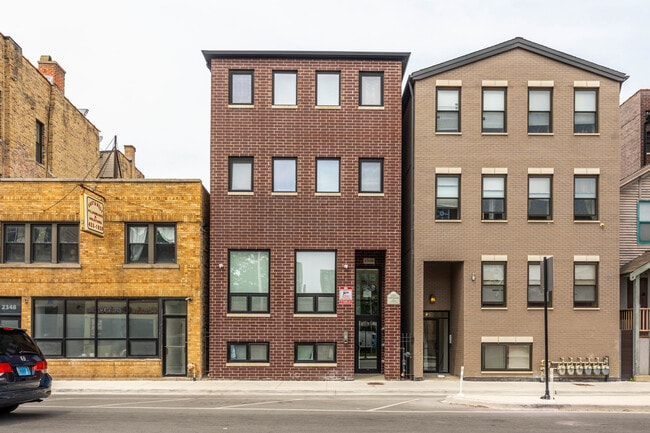 Primary Photo - 2346 W Grand Ave