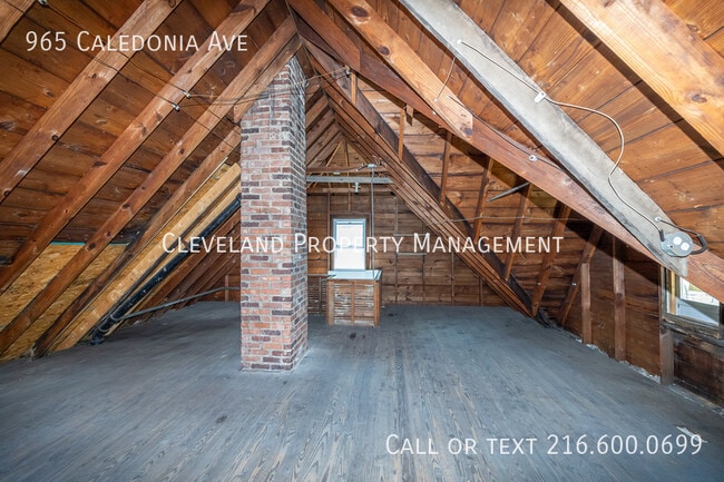 Building Photo - 965 Caledonia Ave