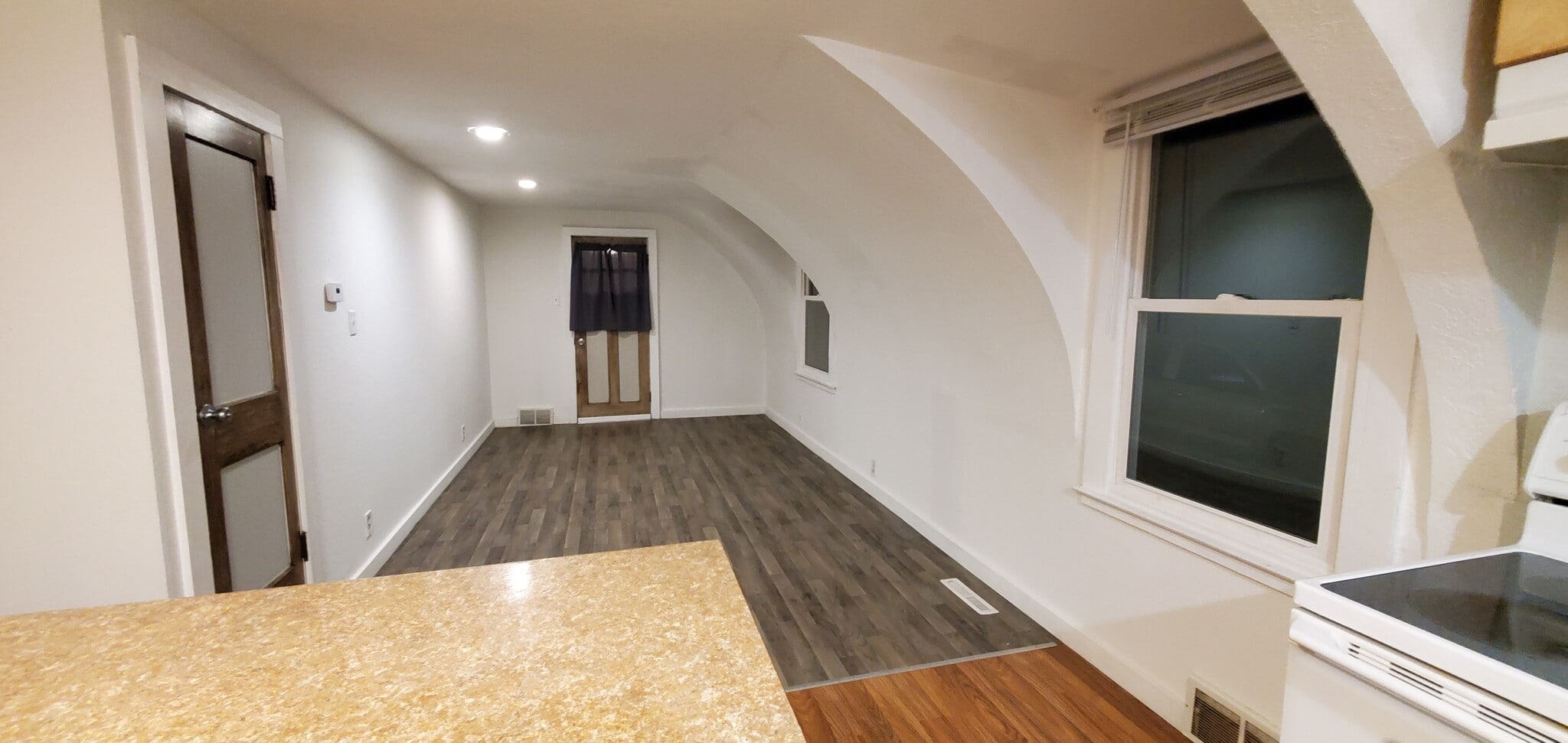 Building Photo - 376 S Pierson Ave