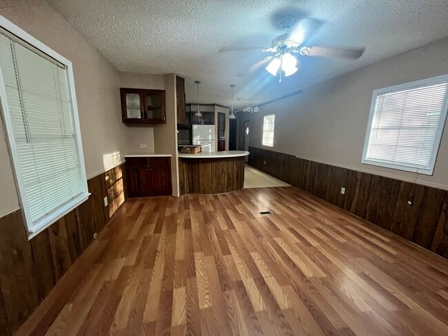 Building Photo - 714 Cranbrook Dr