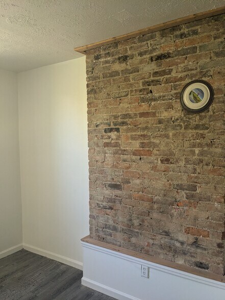 Building Photo - 227 Renner St