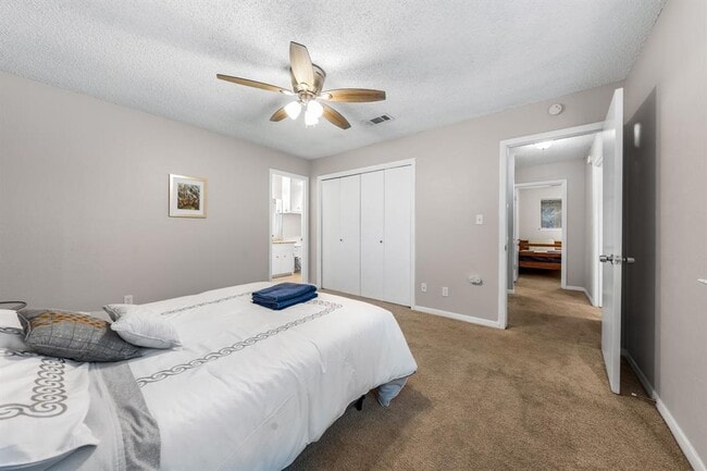 Building Photo - 3222 Tamarron Blvd
