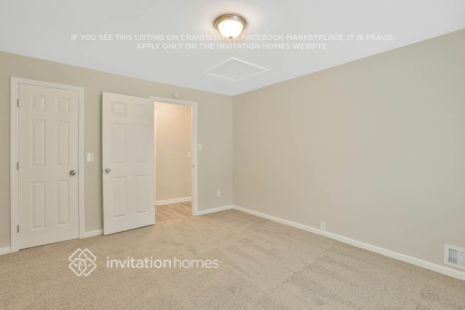 Building Photo - 2033 Carriage Way