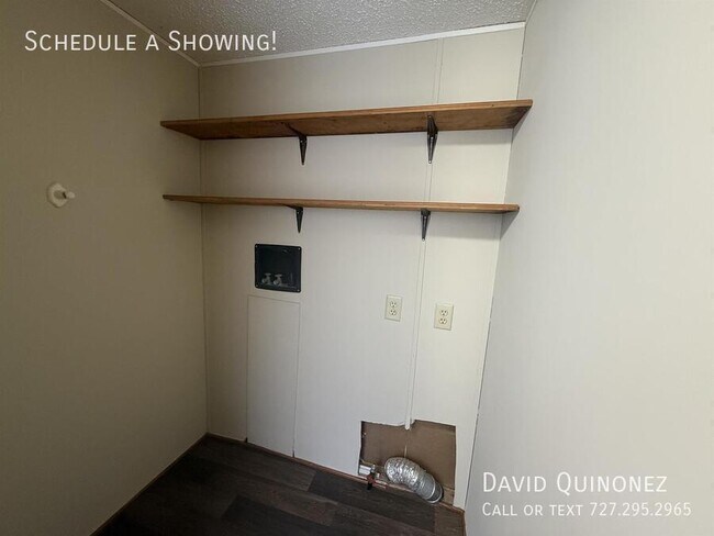 Building Photo - 6706 Country Ln