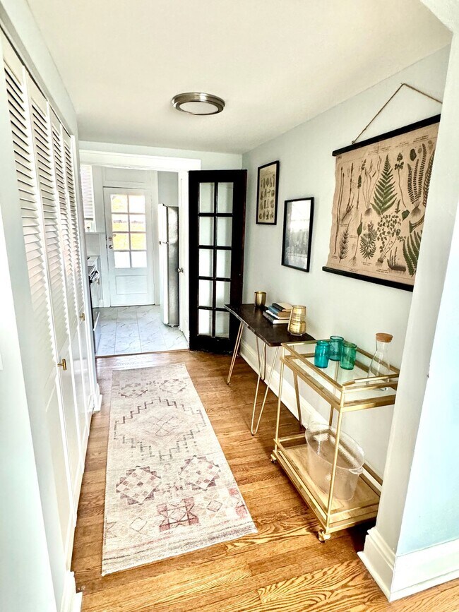 Building Photo - 4929 Chippewa St