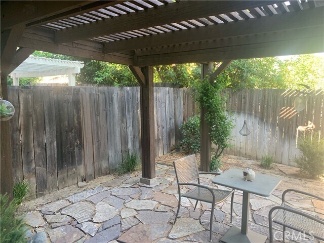 Building Photo - 3728 Live Oak Dr