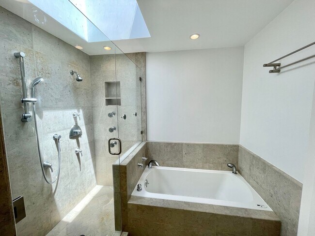 Building Photo - Contemporary, Stunning 3BR/2.5BA Noe Valley Home w/Tranquil Garden! PROGRESSIVE