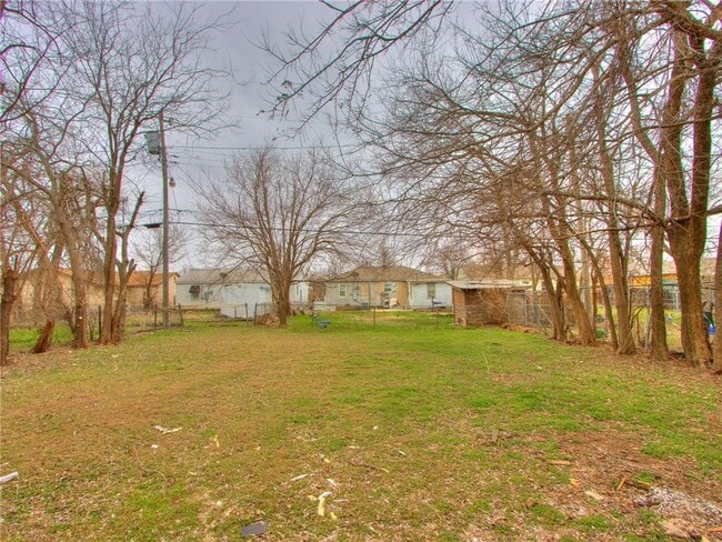 Building Photo - 1716 SW 18th St