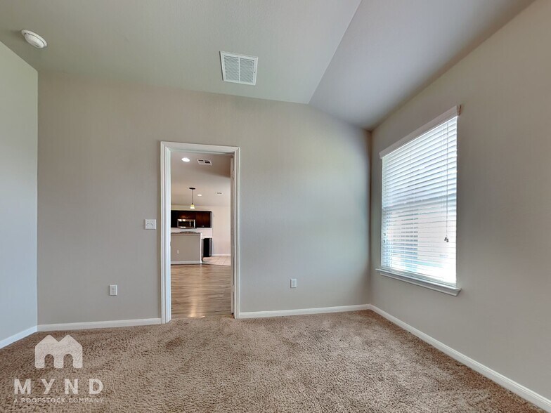 Building Photo - 351 Langely