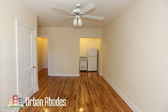 Building Photo - 545 W Wellington Ave