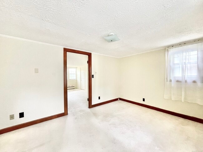 Building Photo - 17 Warren Rd