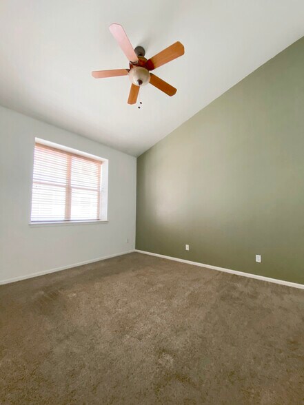 Building Photo - 5485 Zephyr St
