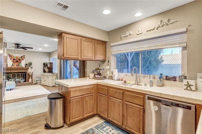 Building Photo - 4762 Torrence Dr