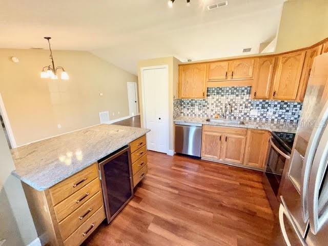 Building Photo - 2471 Oleander Rd