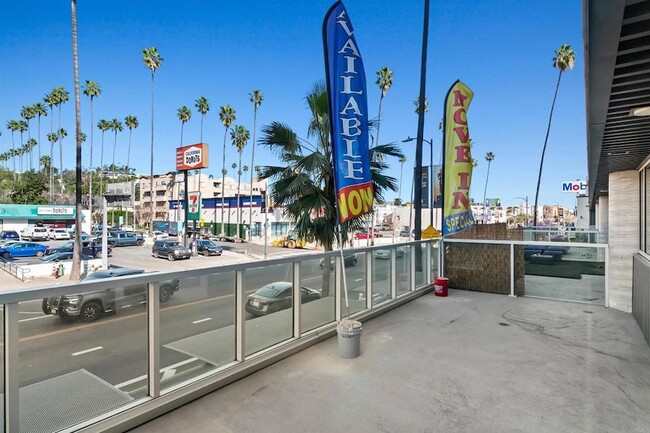 Building Photo - 5750 Hollywood Blvd