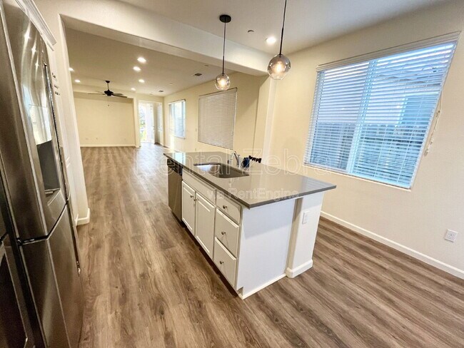 Building Photo - 4388 Bixby Way