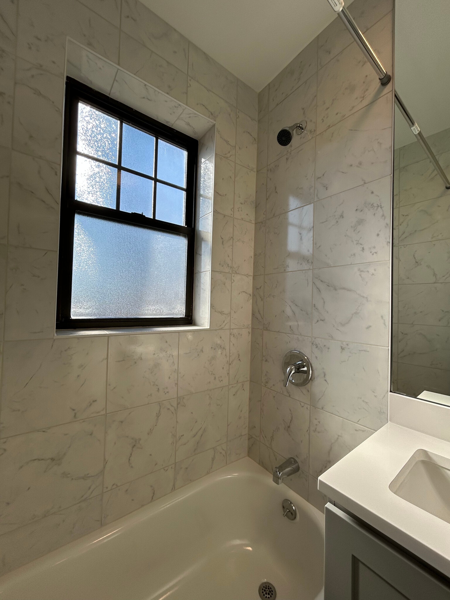 Building Photo - 372 Hazel Ave