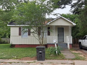 Building Photo - 2 bedroom central air and Heat