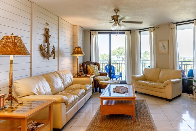 Primary Photo - 7600 Palmetto Dr