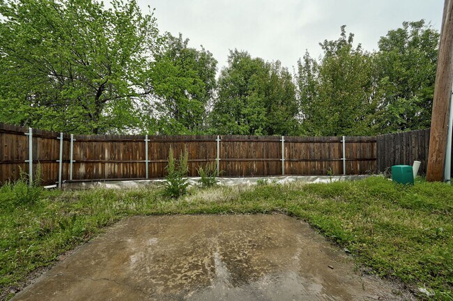 Building Photo - Gorgeous 3 bed 2 bath in Norman!