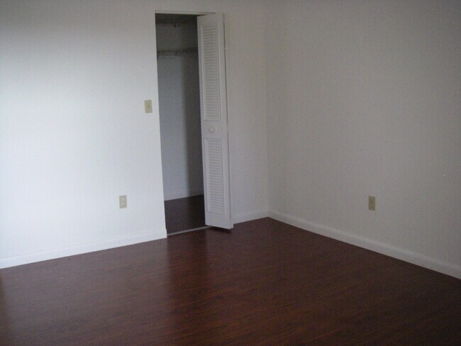 2nd Room - 14415 SW 88th St