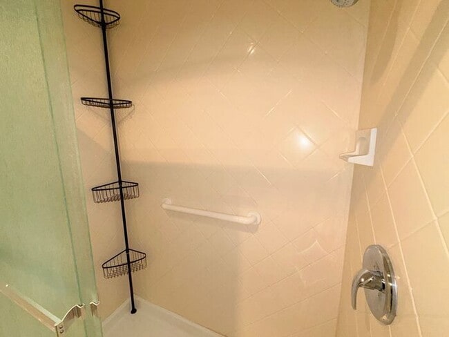 Building Photo - Rollin' on the River - Top Story Riverfront Condo