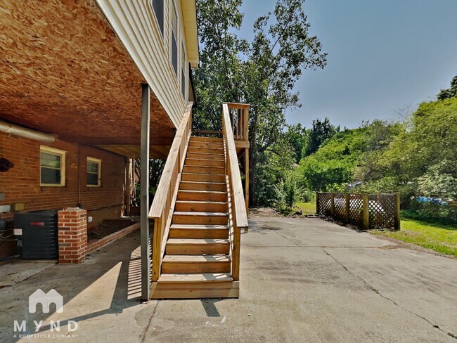 Building Photo - 2308 Oakstone Cir