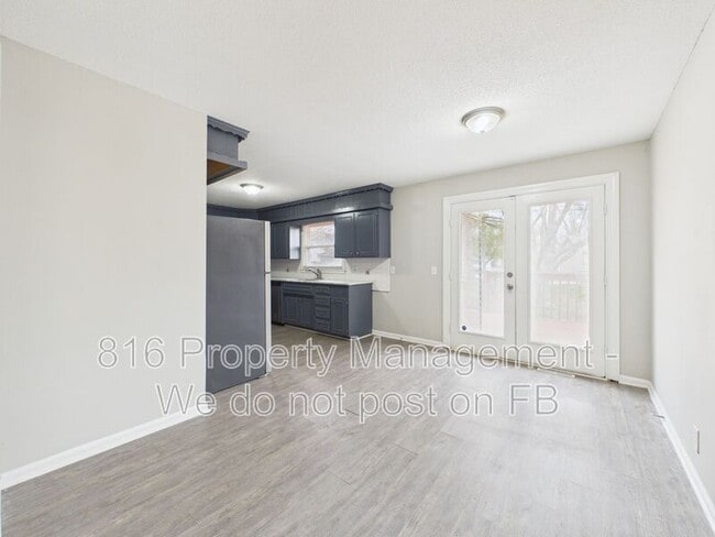 Building Photo - 817 N Choctaw Ave