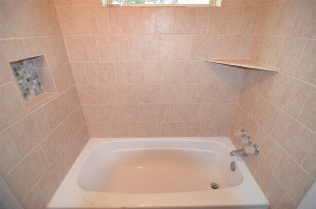 Building Photo - 2123 Marion St