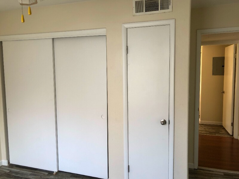 Building Photo - 3038 Tarpon Dr