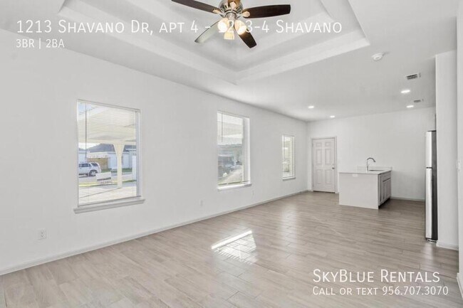 Building Photo - 1213 Shavano Dr