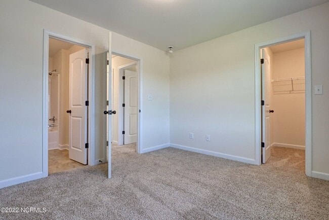 Building Photo - 109 Easton Dr