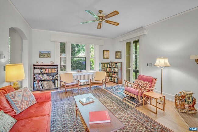 Building Photo - 502 Park Hill