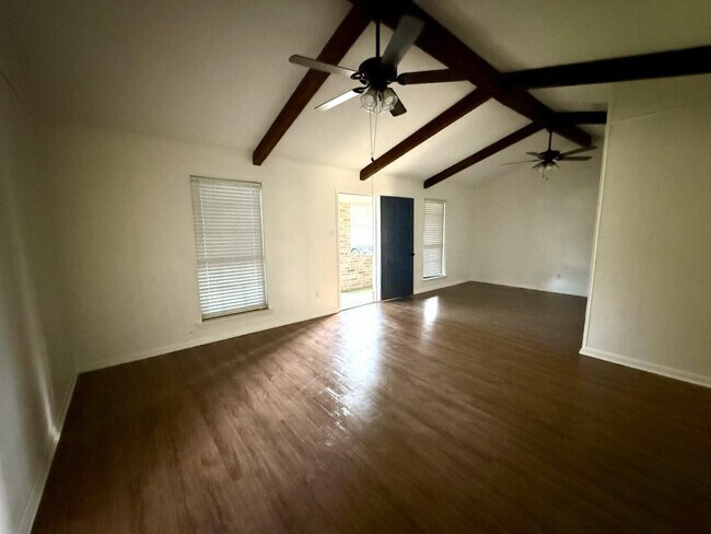 Building Photo - 2513 Tilman Dr