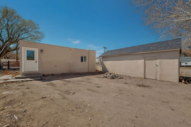 Building Photo - Beautifully Renovated Home for Rent