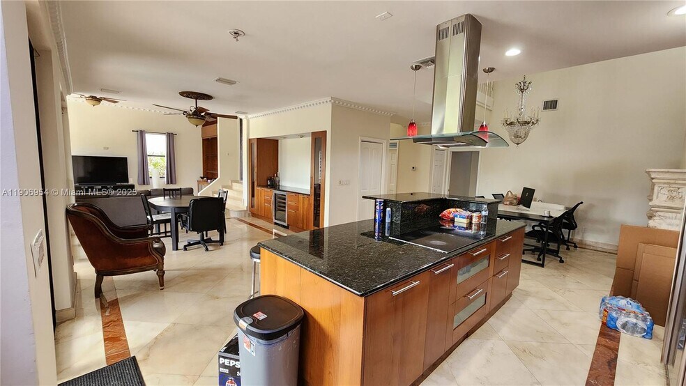 Building Photo - 718 Deer Creek Via Verona