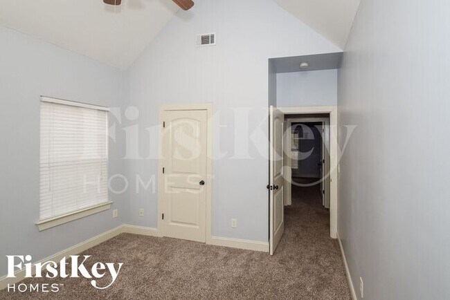 Building Photo - 183 Bonnieville Dr